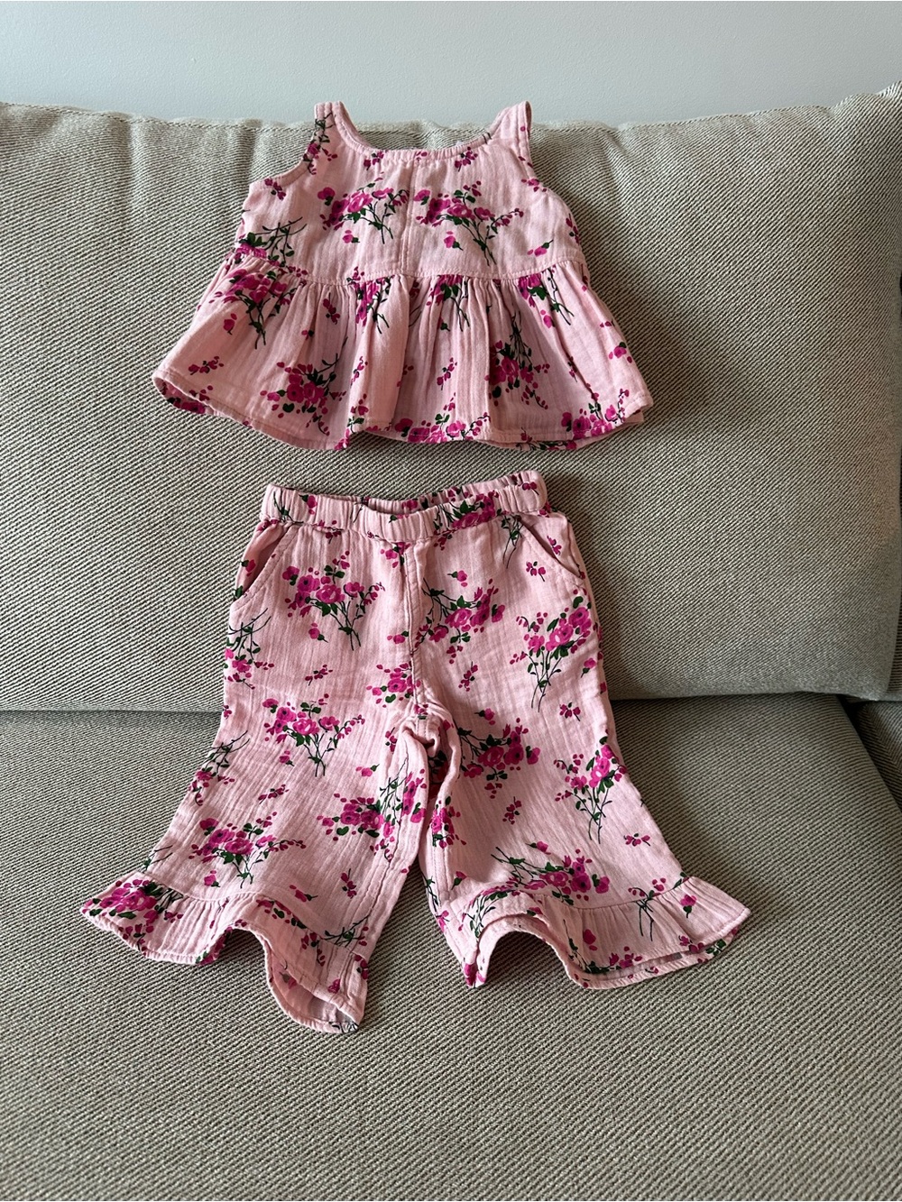 GAP Pink Floral Ruffle Pajama Set 12-18 mos